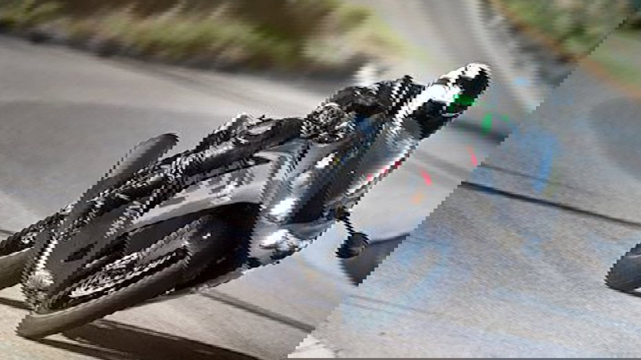 Kawasaki ZX-14R US Spec 2021.jpg